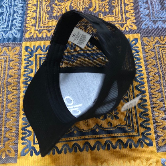 ALO Yoga District Trucker Hat - Picture 4 of 5